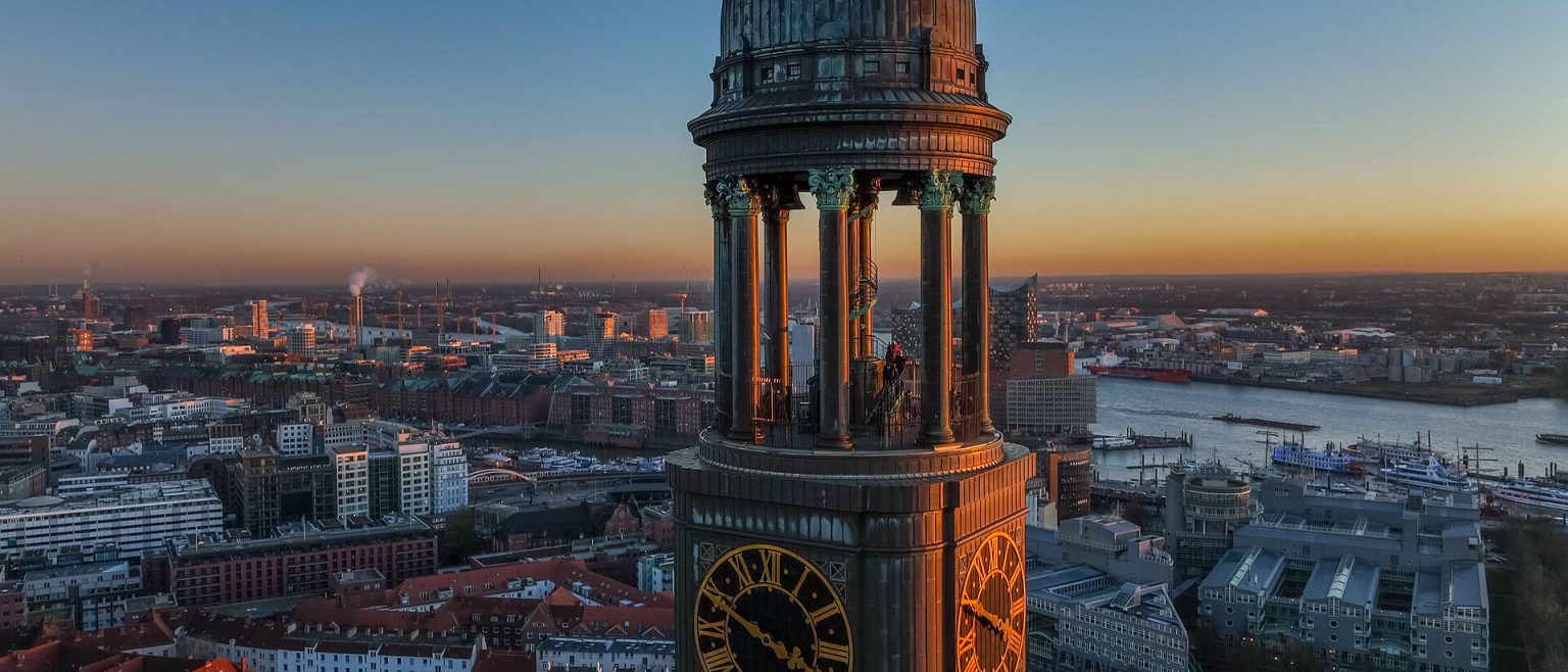 Der Turm hoch hinaus