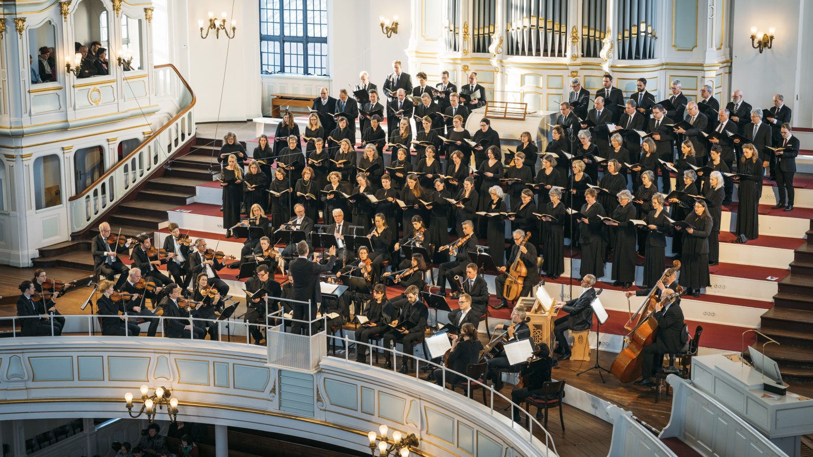 Der Chor St. Michaelis tritt im Michel singt im Michel die Johannespassion.