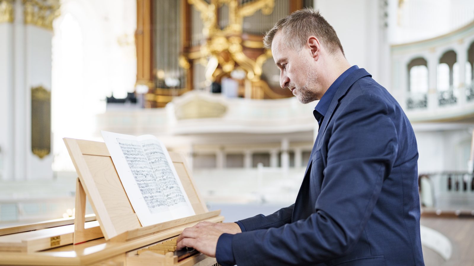 Mittagsandacht Jörg Endebrock an der Orgel