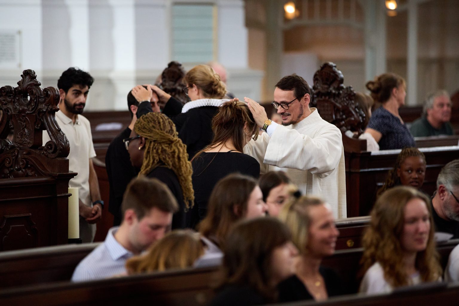 Segnung beim Azubi-Gottesdienst